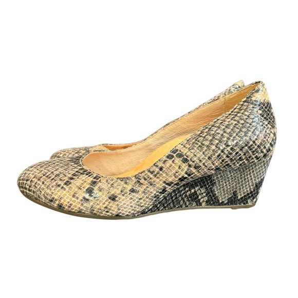 Vionic Antonia Leather Snakeskin Print Wedge Style Heel Size 6.5 - Picture 6 of 7